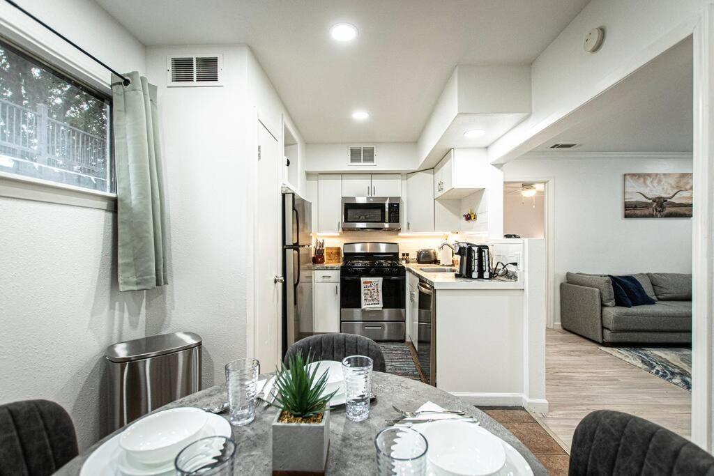 Downtown Austin Suite Retreat Bagian luar foto