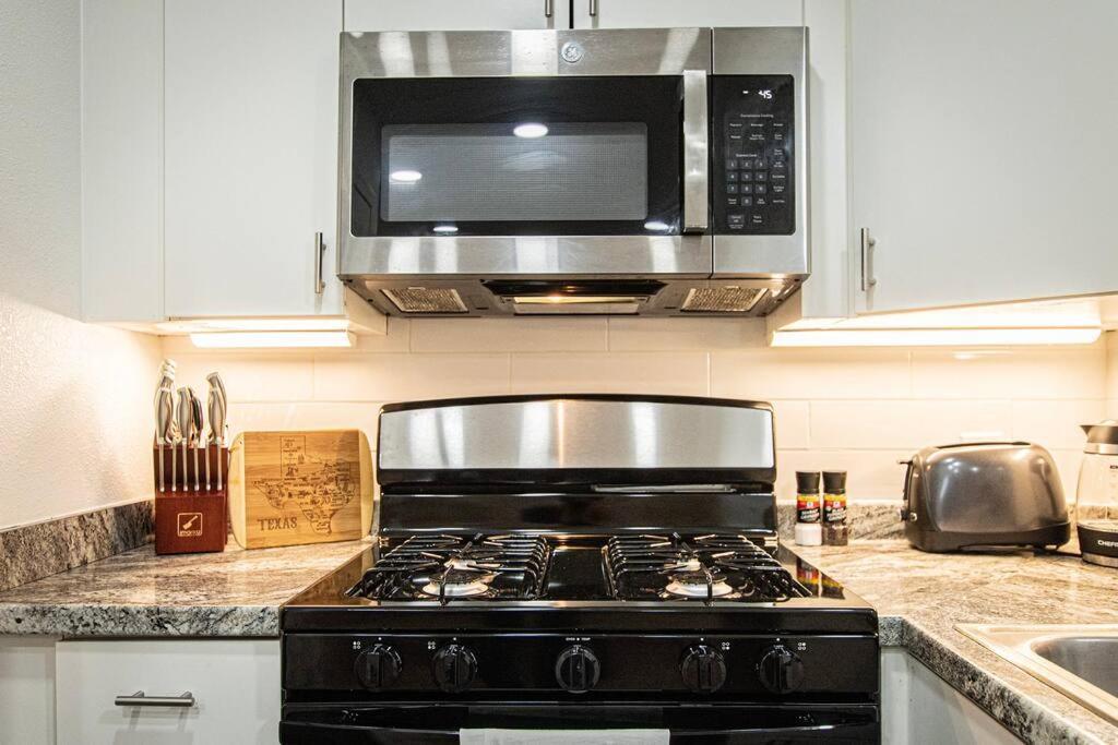 Downtown Austin Suite Retreat Bagian luar foto