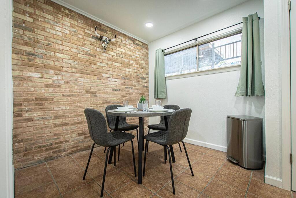 Downtown Austin Suite Retreat Bagian luar foto